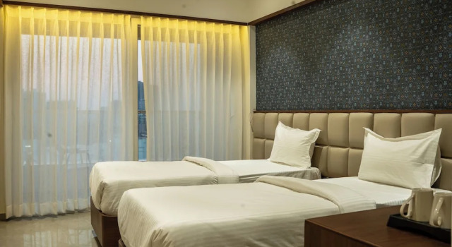 Двухместный люкс Executive с балконом и с видом на город Millennium Hotel
