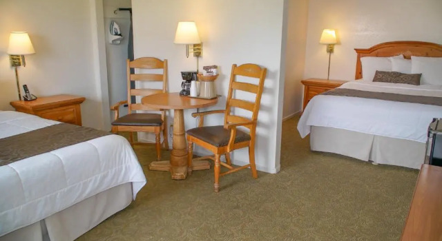 Четырёхместный номер Standard San Simeon Lodge