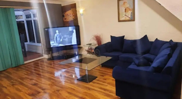 Beautiful 3-bed House in London, Забронировать Дом для отпуска Виллы Большого Лондона, Вилла