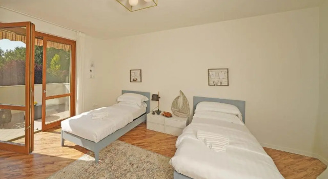 Villa Gelso park and private pool, lake view, ac, Забронировать Вилла Коттеджи Сояно-дель-Лаго, Коттедж