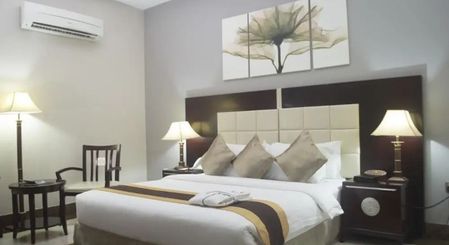 Luxury suite Top Rate Hotel