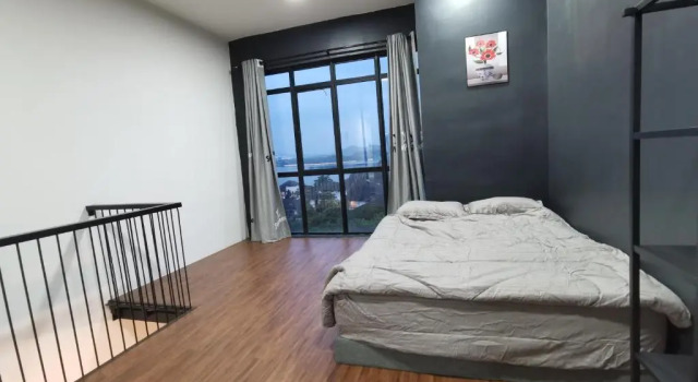 Duplex Apartment Lakeview - Free Netflix & WiFi