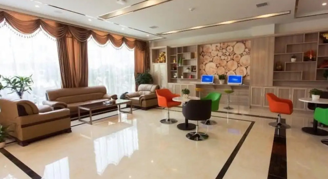 GreenTree Inn Liuan Jinzai County Dabie Mouantain Business Hotel, Varaa Hotelli Hotellit Luan pysäköinnillä, Pysäköinti