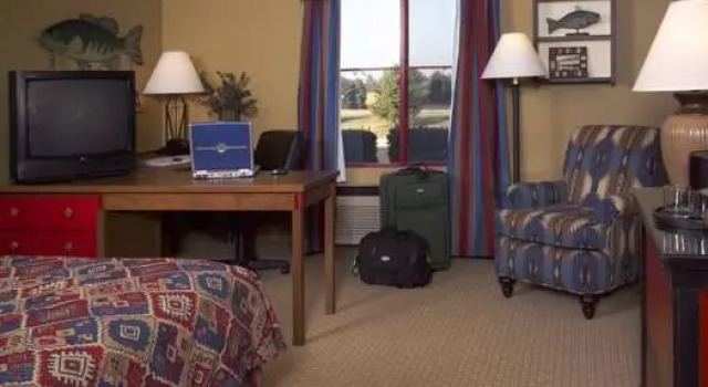 Четырёхместный номер Standard Wildwood Lodge & Suites