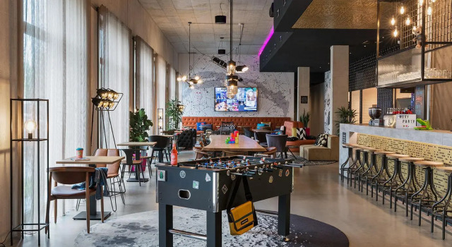 Номер Standard Moxy Darmstadt