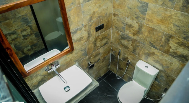 Четырёхместный семейный номер Standard Kings Marine B&B Surf Hotel