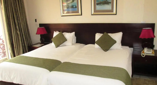 Номер Standard с красивым видом из окна Oasis Hotel