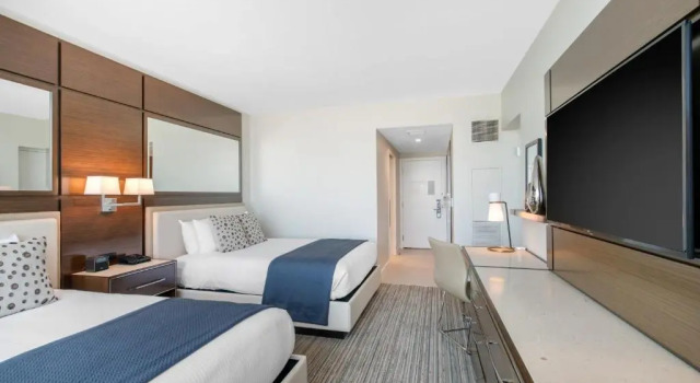 Четырёхместный номер Premier Omni Frisco at The Star