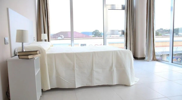 DH rooms B&B, Book Bed and Breakfast Hoteller i Crotone med parkering, Parkering