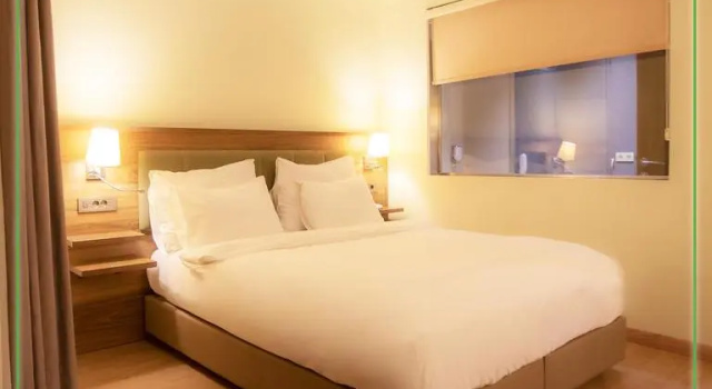 Четырёхместный номер Standard с балконом Numi Hotel