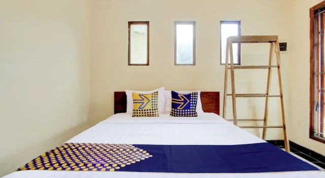 Номер Classic Hotel O Omah Pakem Homestay Syariah