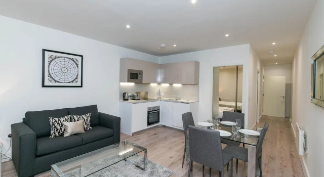 Апартаменты Premium Deluxe Heathrow Apartments & Parking