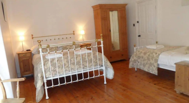 Browns Rooms, Забронировать Отель Отели Клиторпс 4 звезды, рядом с Parkway Cinema, Cleethorpes, 4*