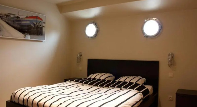Bed in Boat, Забронировать Отель Ипр Westhoek, рядом с Essex Farm Cemetery
