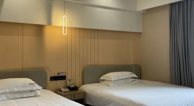 Люкс Jingmen Black Armor Gaming Hotel