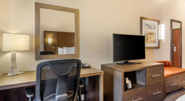 Номер Standard Comfort Inn & Suites Brighton Denver NE Medical Center