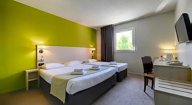 Номер Comfort The Originals City, Hôtel Les Bruyères, Dax Nord