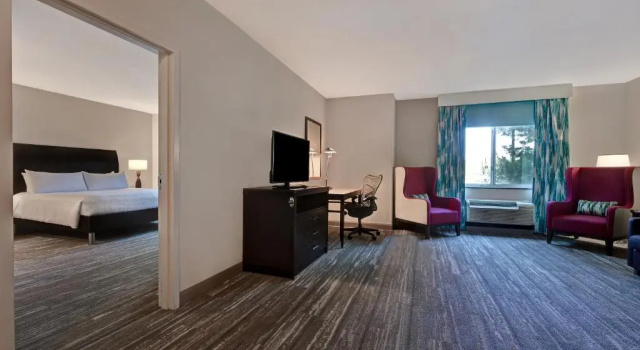 Двухместный люкс Mobility/​Hearing Accessible Hilton Garden Inn San Bernardino
