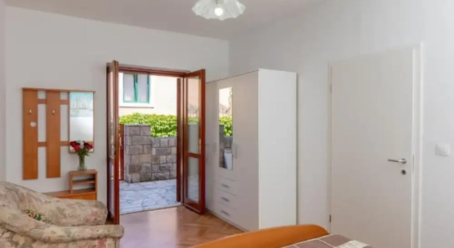 Апартаменты с 3 комнатами с балконом Villa Valjalo