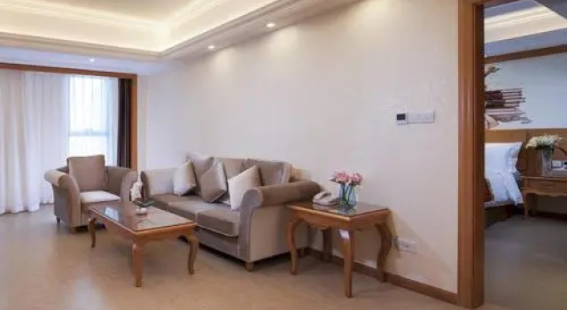 Vienna International Hotel Guangdong Yangjiang Zapo Travel Avenue, Book Hotel Lizao Guangdong