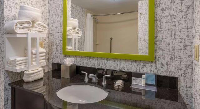 Люкс Hampton Inn Birmingham/Leeds