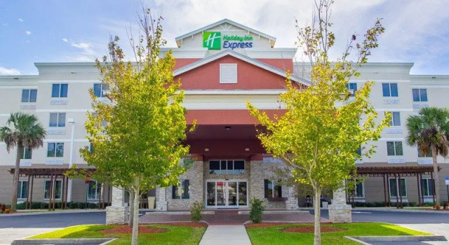 Двухместный люкс Holiday Inn Express Hotel & Suites Palm Bay by IHG