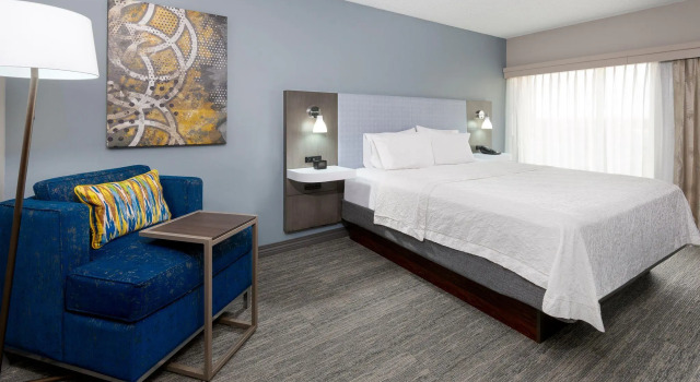 Двухместный люкс Hampton Inn & Suites Country Club Plaza