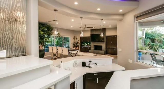 Stunning Private & Modern N. Scottsdale Estate!, Забронировать Дом для отпуска Отели Скотсдейл с парковкой, Парковка