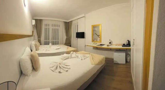 Трёхместный семейный номер Far Life Hotel