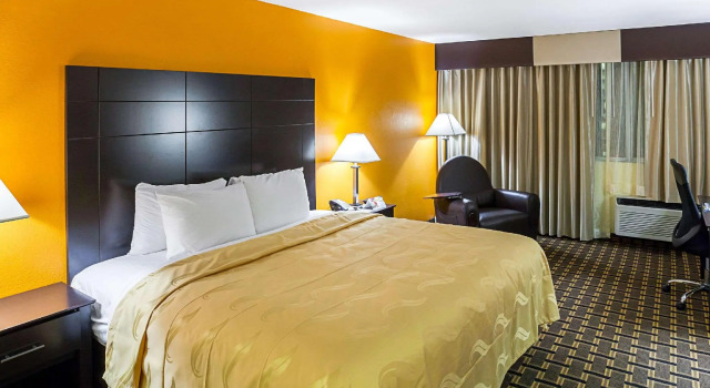 Двухместный номер Standard Quality Inn & Suites Cincinnati Downtown Area