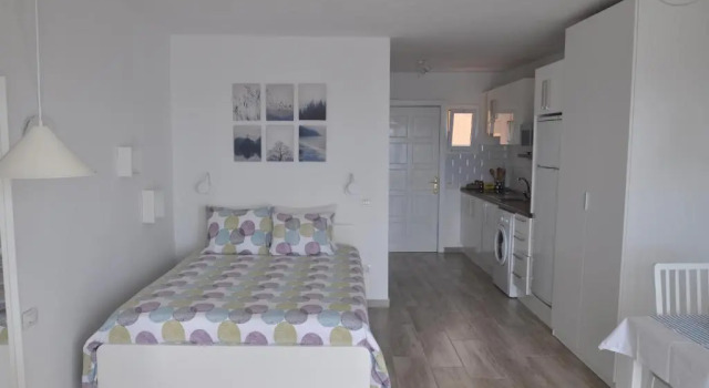 Bright Studio by the sea, Book Hotel Hotels in Tenerife with Parking, Parking