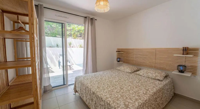 Les Lecques - Superb new standing T3 with garden swimming pool & parking, Boek Appartement Hotels in Les Lecques met parkeren, Parkeren