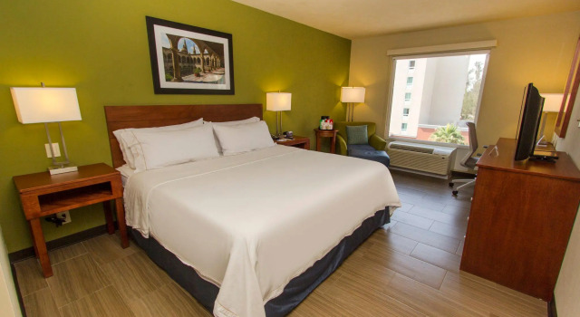 Двухместный номер Standard Holiday Inn Express Guadalajara Aeropuerto by IHG