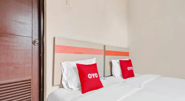 Standard Twin room OYO 90452 Pillow Inn