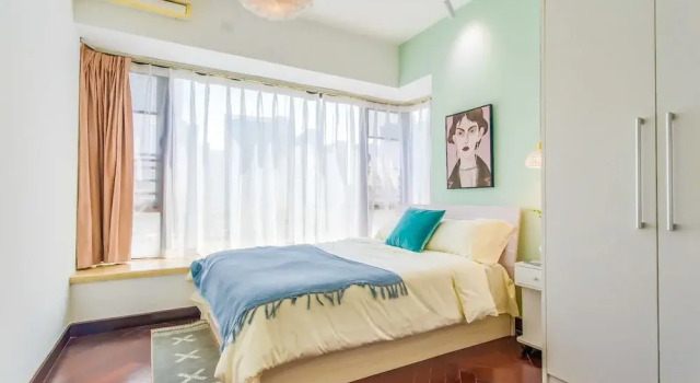 Locals Boutique Apartment  Huafa  No.3