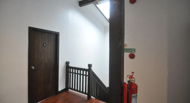 The Eight Ratvithi House