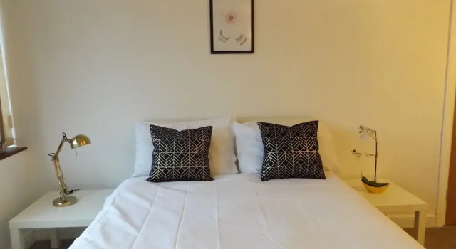 Room in Guest Room - Spacious Room in Coventry, Varaa Matkakoti Coventry West Midlands