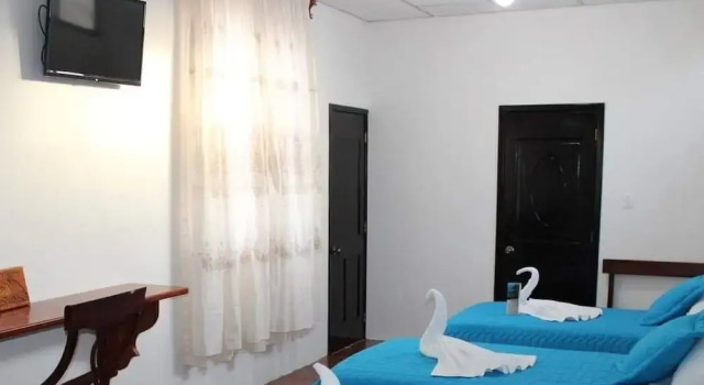 La Mirada De Solitario George, Boek Hotel Puerto Ayora 
