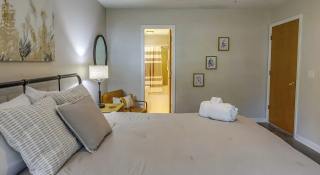 Dog-friendly Oak Island Rental - 1 Mi to Beach!