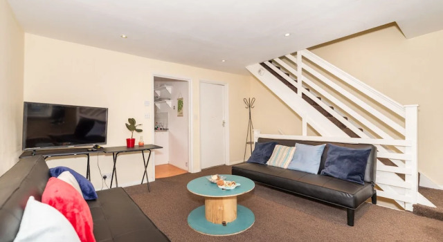 London Victoria Park 2 Bed Apt