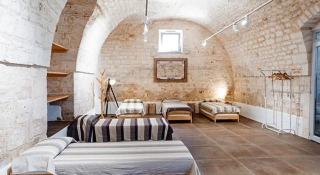 Ostello dei Giardini di Pomona, Book Hostel / Vandrerhjem Hostels i Bari Province, Hostel / Vandrerhjem