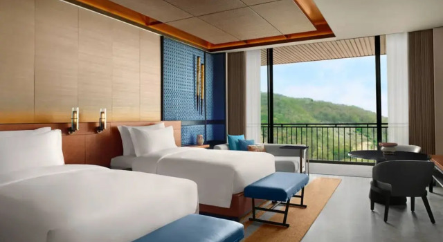 Четырёхместный полулюкс с балконом и с видом на море TA’AKTANA, a Luxury Collection Resort & Spa, Labuan Bajo