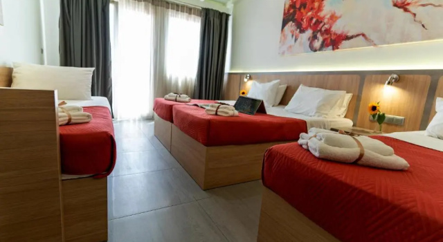 Четырёхместный номер Standard Dafni Plus Hotel