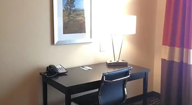Двухместный люкс c 1 комнатой Wyndham Garden Lancaster CA