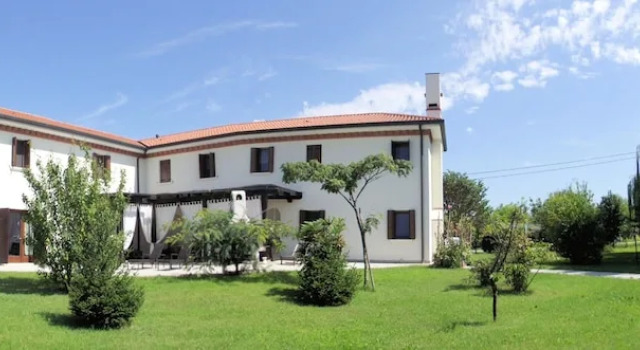 Luxury Villa Near Venice in the Prosecco Region, Забронировать Вилла Сан-Дона-ди-Пьяве Венето