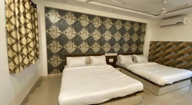 Четырёхместный номер Deluxe Hotel Motera Inn