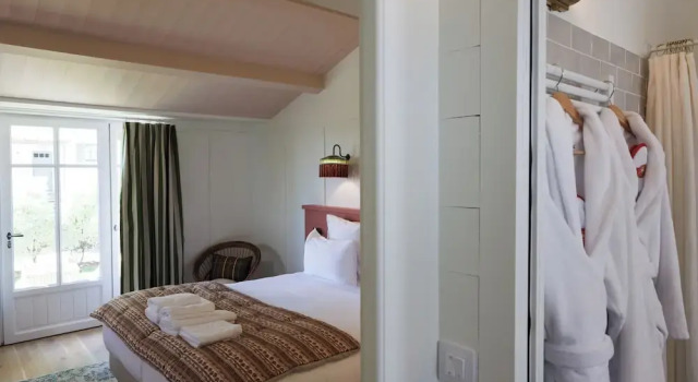 Двухместный номер Superior с видом на бассейн La Mission Hôtel & SPA - lîle dYeu