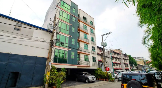 ZEN Rooms Suez Street Makati, Забронировать Отель Макати 