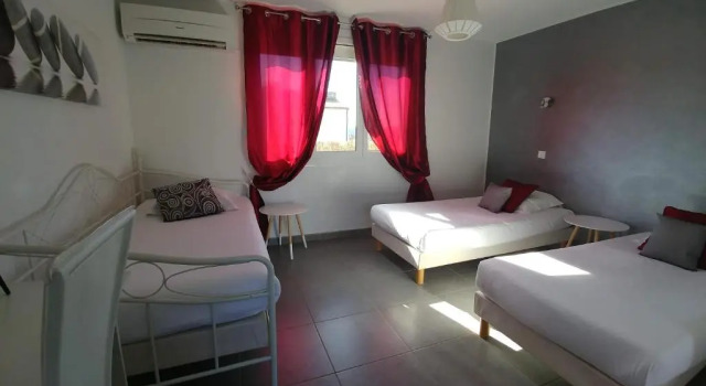 Трёхместный номер Comfort Le Mas des Quintrands Manosque - Motel de charme