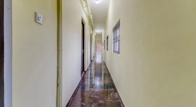 OYO 42776 Royal King, Varaa Hotelli Hotellit Bangalore pysäköinnillä, Pysäköinti